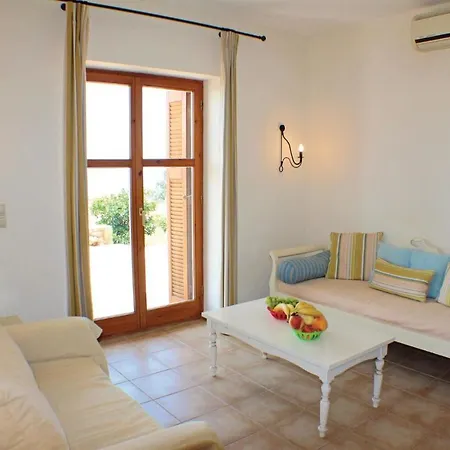 Agios Nikolaos 度假居 皮尔戈斯