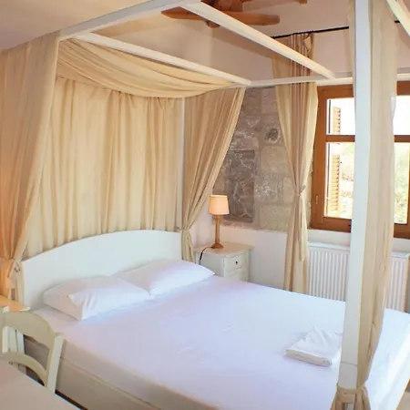 Agios Nikolaos 皮尔戈斯